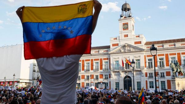 Miles de venezolanos salen en Caracas 'en defensa de la verdad' y contra la represión de Maduro.
 