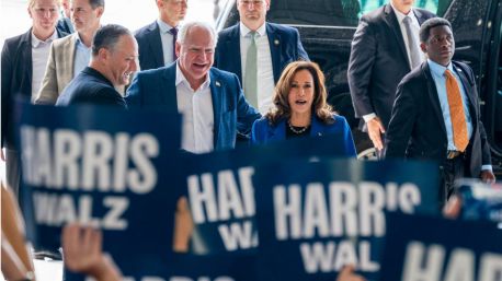 Harris ya supera a Trump en las encuestas en el comienzo de la convención demócrata