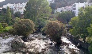 El aviso de un pastor salva a cien personas en una poza de Granada por la crecida de un río