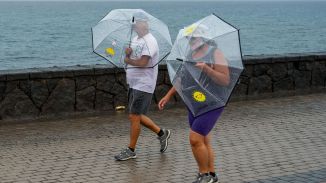 El tiempo: alerta en nueve comunidades por tormentas, lluvia, calor y mala mar