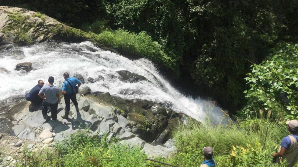 Exteriores precisa que dos de los grupos de rescate siguen buscando a la turista española