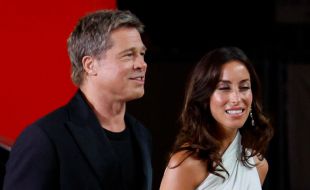 Brad Pitt y su novia, en la alfombra roja de Venecia