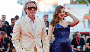 Daniel Craig y Rachel Weisz iluminan la alfombra roja en la presentación de Queer