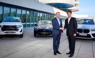 BMW sube su apuesta por el hidrógeno de la mano de Toyota