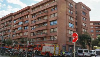 Un hombre apuñala a sus padres y se arroja al vacío desde un cuarto piso en Bilbao