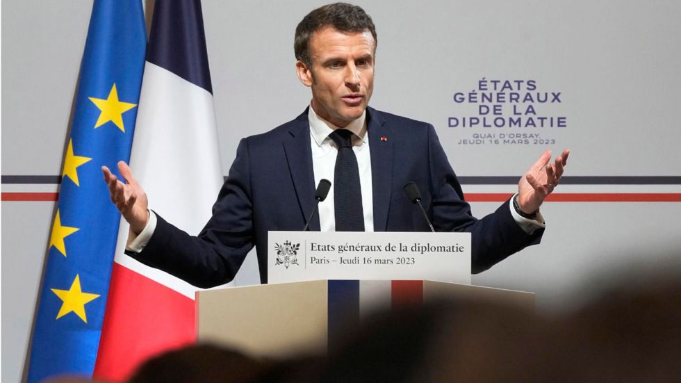 Macron nombra un Gobierno orientado a la derecha 2 meses y medio después de las elecciones