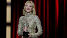 Cate Blanchett recibe su Premio Donostia celebrando 'una vida creativa llena de dudas'