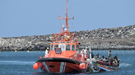 Canarias hace un requerimiento formal al Gobierno para que 'cumpla sus obligaciones' con los menores