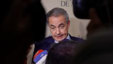 Zapatero rechaza criticar a Maduro para seguir blanqueando la dictadura venezolana
 