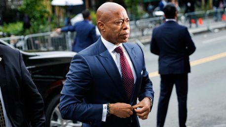 El alcalde de Nueva York, acusado de cinco cargos de corrupción