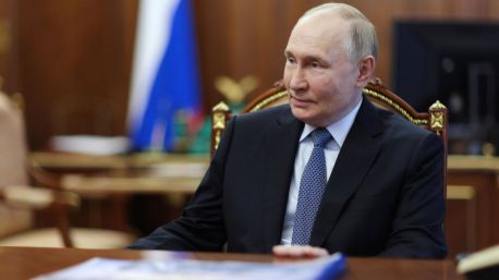 Putin promulga dos leyes para mandar al frente a los imputados en prisión preventiva