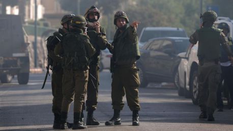 Dos muertos en el norte de Israel tras el lanzamiento de 20 cohetes desde Líbano