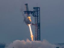 SpaceX captura con éxito la primera fase del colosal cohete Starship