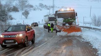 El Congreso pide que se prohíba circular por el carril izquierdo en caso de nevadas