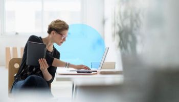 Santander, Telefónica y Oxentia Foundation lanzan un reto global para transformar la experiencia de cliente