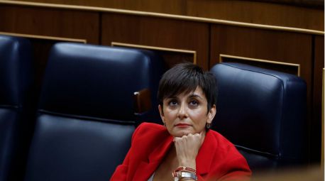 La ministra de Vivienda comparece en el Congreso hostigada por los partidos de izquierda