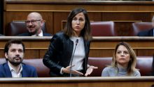 Podemos acusa al Gobierno de un giro a la derecha y de tirar de eufemismos para disimular la corrupción