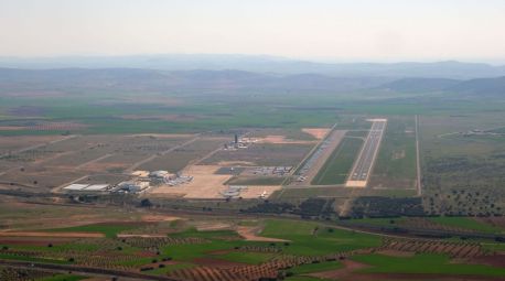 El Gobierno descarta hacer un centro de acogida de inmigrantes en el aeropuerto de Ciudad Real