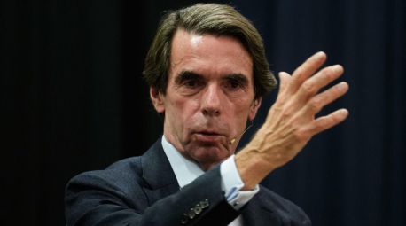 Aznar, al Gobierno: 'No se puede tratar a los compatriotas como si fuesen extranjeros'