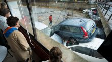 Las lluvias se ceban con Cadaqués: 30 vehículos arrastrados por la riada