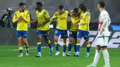 LaLiga. Las Palmas arrolla al Rayo en Vallecas y sale del descenso