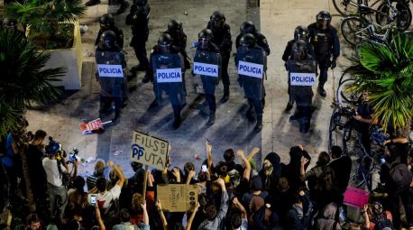 La manifestación de la izquierda contra Mazón termina con 31 policías heridos y 4 detenidos