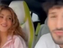 Shakira canta junto a Yatra en su coche de lujo, que promete regalar a un fan