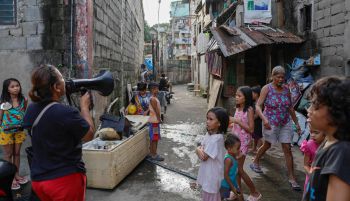 El supertifón Man-yi pierde fuerza tras tocar tierra en Filipinas