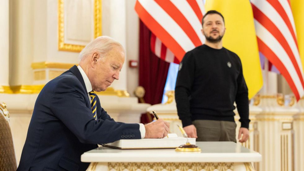 Biden autorizó a Ucrania el uso de sus misiles para atacar territorio ruso