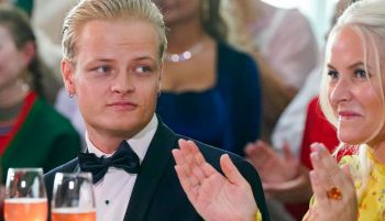 El hijo de la princesa Mette-Marit, acusado de violación, saldrá de prisión hoy