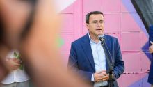 El líder del PSOE extremeño vincula su imputación ante la Justicia a una 'mentira de la ultraderecha'