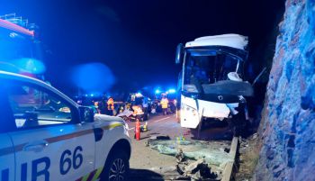 Dos muertos, 7 heridos graves y un desaparecido en un accidente de bus español en Francia