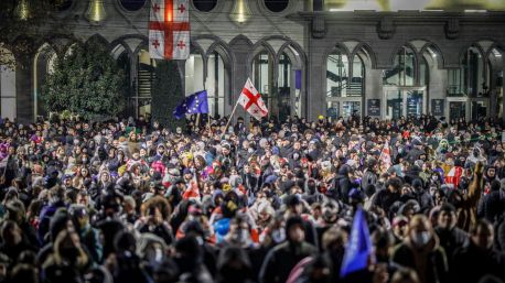 Los opositores europeístas protestan por cuarto día consecutivo ante el Parlamento de Georgia