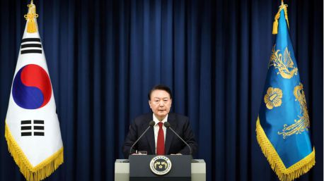 Los líderes del partido gobernante y del opositor en Corea del Sur piden destituir al presidente Yoon