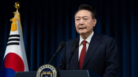 Prohíben al presidente surcoreano abandonar el país y detienen al exministro de Defensa