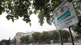 Madrid no multará hasta 2026 a los coches sin etiqueta ambiental