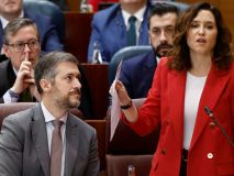 Ayuso noquea al sustituto de Lobato y a Sánchez con Franco de por medio