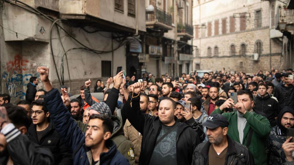 Toque de queda en el centro y el oeste de Siria, y 'muertos' en choques en varias ciudades