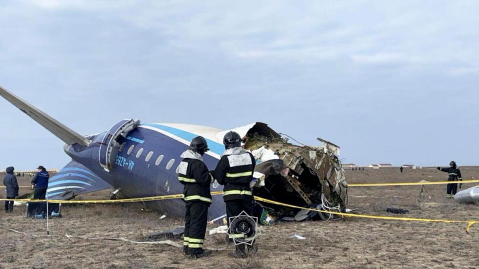 Fuentes del Gobierno azerbaiyano afirman que el avión de AZAL fue alcanzado por un misil ruso