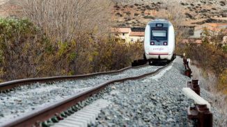 Suspendidos los trenes Avril que unen Madrid con Galicia y Asturias por un fallo