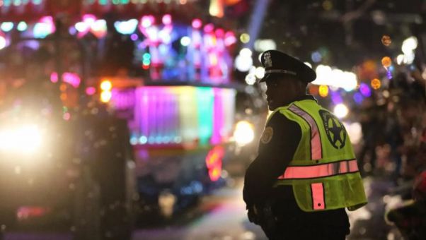 El camión irrumpió en el barrio francés de la ciudad de Luisiana. Las autoridades confirmaron que el autor nació en Texas y sirvió en el Ejército estadouni