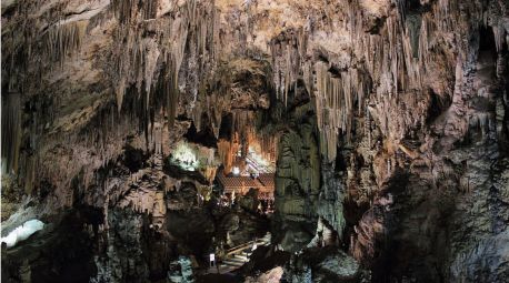 La Cueva de Nerja celebra su aniversario con agradecimiento a sus cinco descubridores