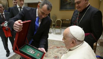 El Papa anima a mantener 'el cooperativismo y el trabajo en equipo' al recibir a Covirán