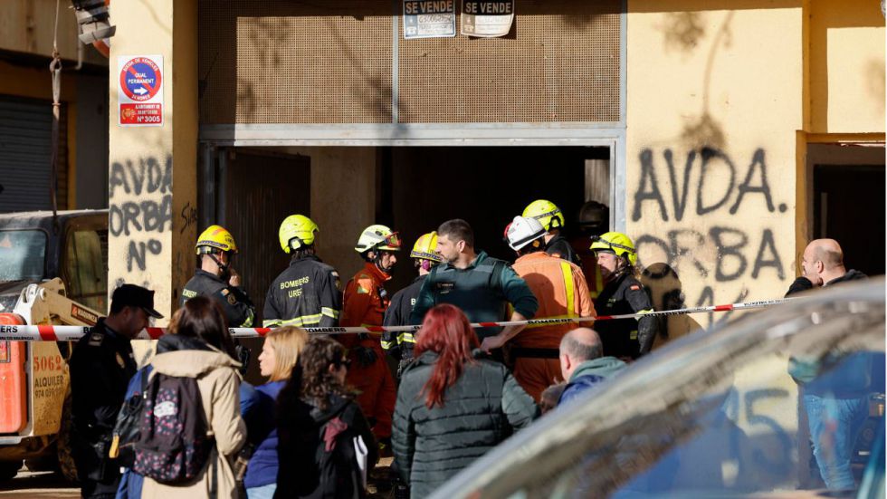 Muere un operario de limpieza por un desplome en garaje afectado por la dana