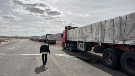 Más de 300 camiones con ayuda humanitaria entran en Gaza el segundo día de tregua