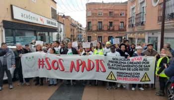 Éxito de la manifestación de APADIS para exigir al Ayuntamiento de San Sebastián de los Reyes que impida el cierre del Centro