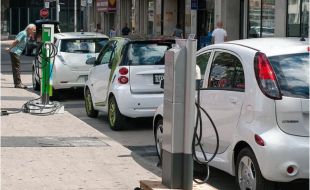 Más eléctricos para rejuvenecer nuestros coches