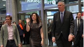 Ayuso culpa a Sánchez de que suba el transporte: 'Se debe a pagarle el palacete al PNV”