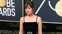 Chris Martin y Dakota Johnson asisten al Kumbh Mela, la mayor reunión de humanos del planeta