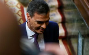 La soledad de Sánchez «descarga» a la automoción